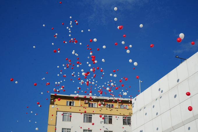 Gaziantep'te 4 yıldır mücadele ettiği kanseri yenen 24 yaşındaki Didem Yunusoğlu için tedavi gördüğü hastanede gökyüzüne balonlar bırakıldı.